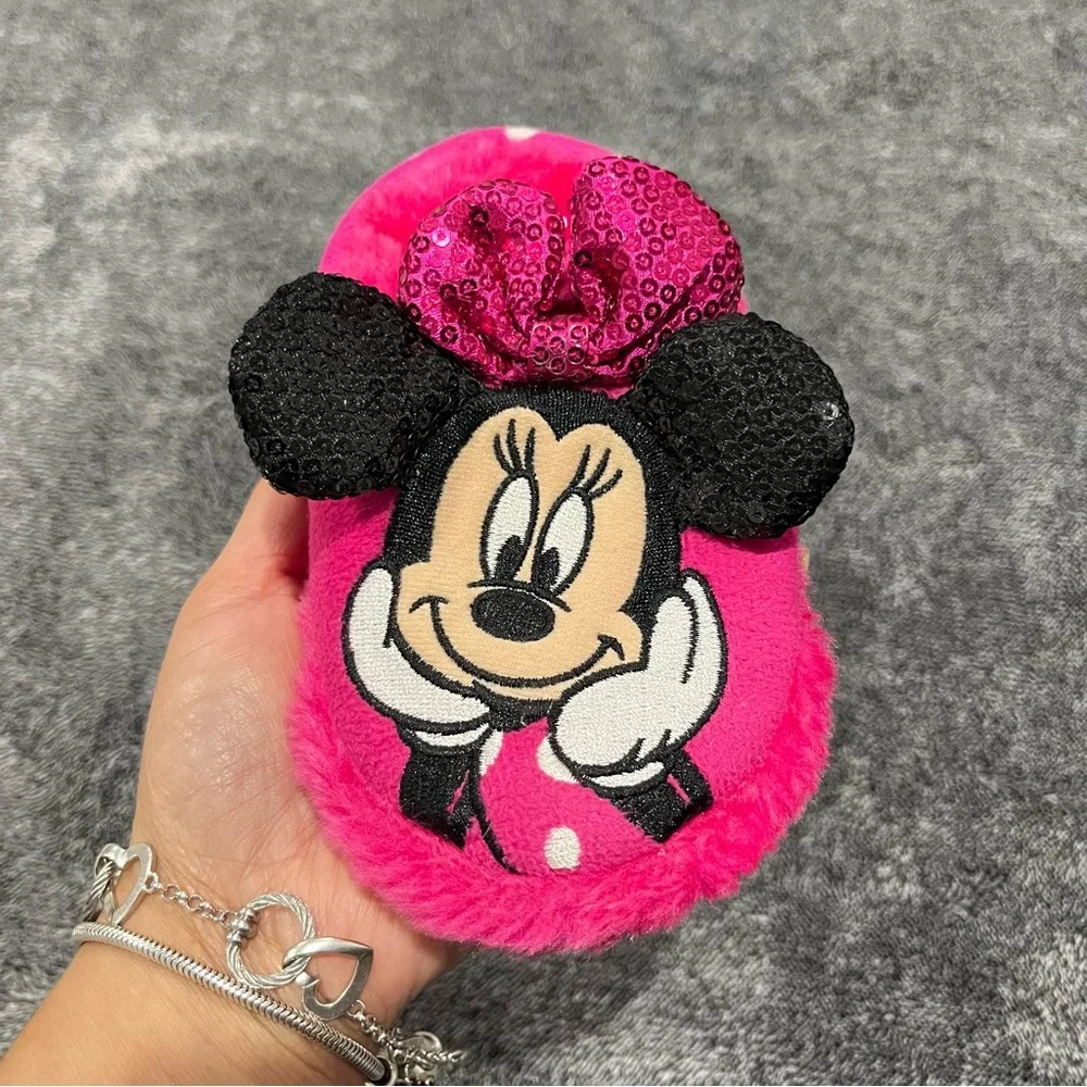 Disney Minnie Mouse toddler girls' slippers in hot pink size 5-6 NWOT